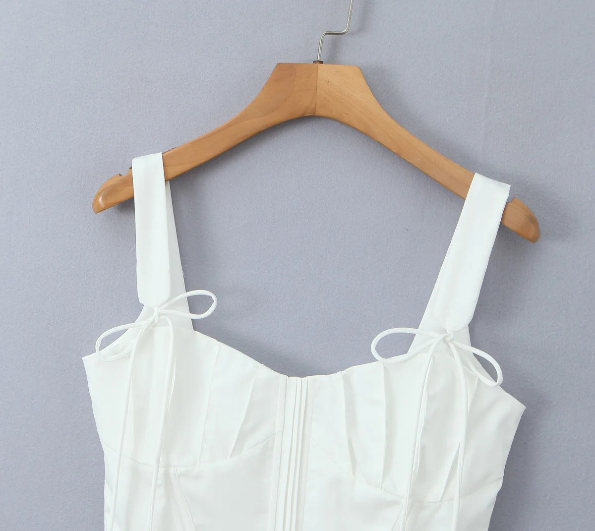 Fashnica Chic Ruffle Hem Sleeveless Party Crop